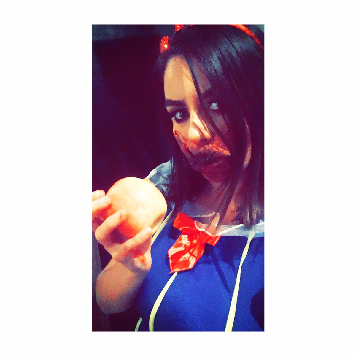 chantelleleona's tweet photo. One of my favourite times of the year 🎃🕷🕸 missed a trick not having a photo using one of my @Spectrumbrushes  tho 🤦🏽‍♀️💁🏽‍♀️🍎 #SnowBite #Halloween2018 #sfx #makeup #Disney https://t.co/oqtf4EFYTA