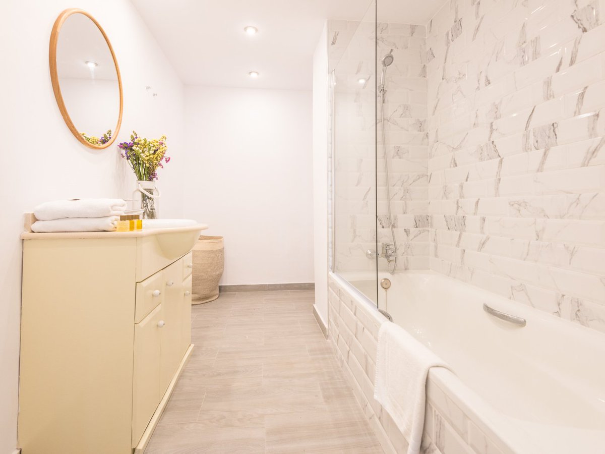 Get in touch for more information on our 2 &amp; 3 Bedroom apartments in the centre of Puerto Banus!
Available for 2019 holiday rentals ... 
We have lots of apartments in the same complex - Perfect for groups!
INFO@MYMARBELLAWEEKENDER.COM 
#MARBELLA #MARBS #MARBELLA2019 #MARBS2019