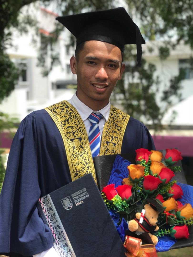 alsyazwann10's tweet photo. Congrats to myself 👨‍🎓🎓 https://t.co/BdMzSywONW