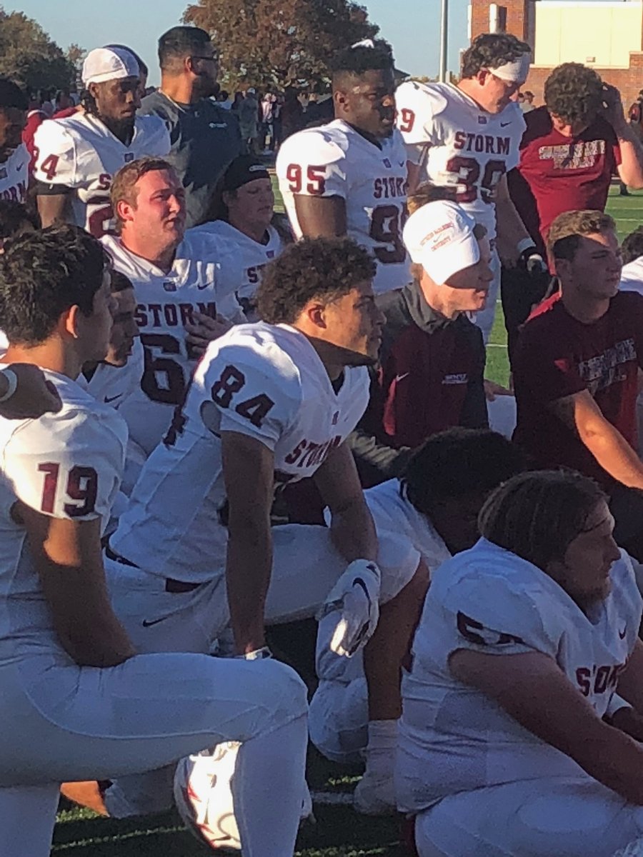 ReneeHooper19's tweet photo. @SNUFootball @snuathletics @Hooperv333 had his 1st collegiate touchdown. Was a playmaker today stepping up at the most critical point of the game. #humality. #hardwork. #faith @HHS_Coyote_FB alumni https://t.co/Yd2LudFrxn