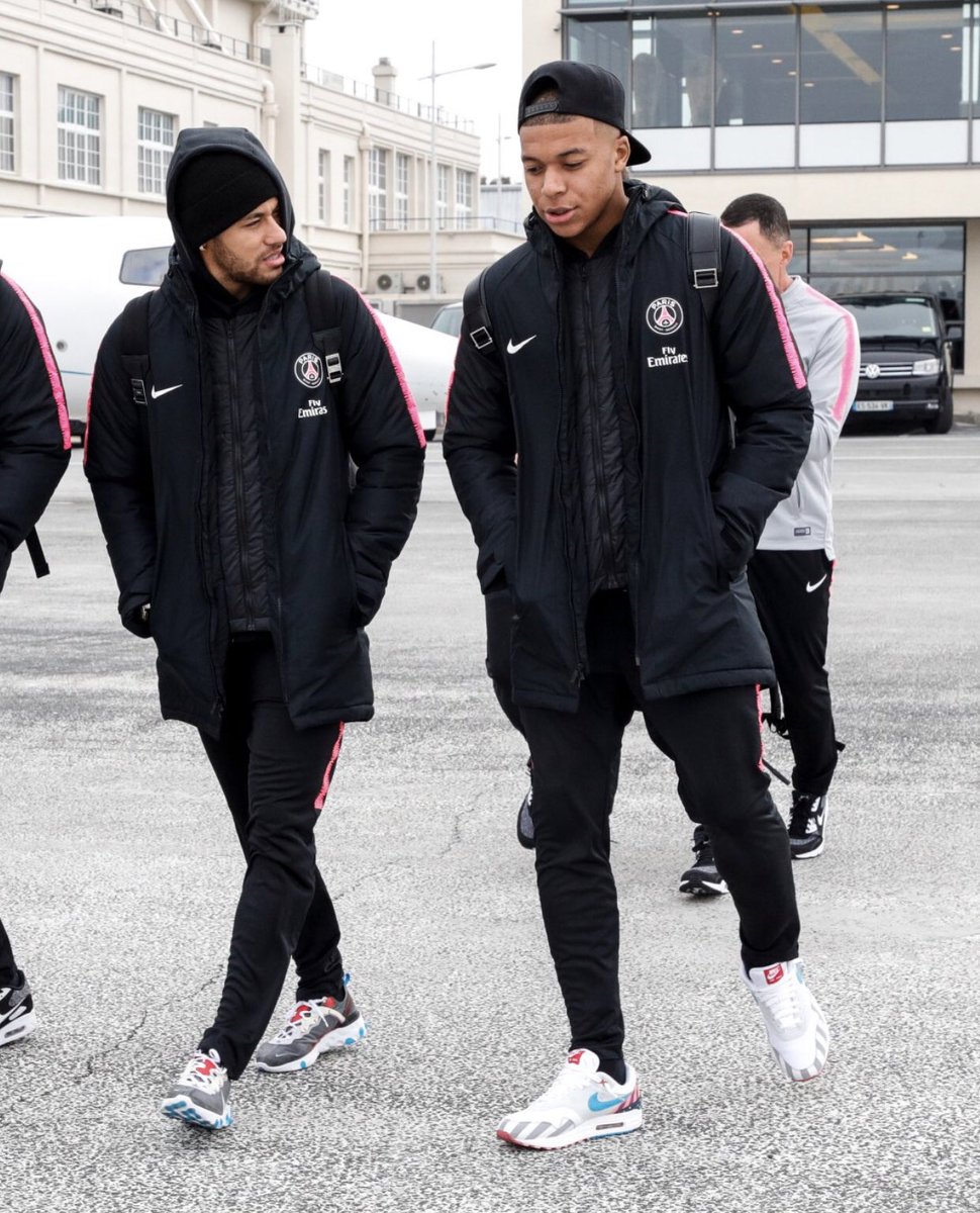 thelife_ofa's tweet photo. Paris 🛫🛬 Marseille. @NeymarJr IN #ElementReact87 👟 + @KMbappe in #AirMax 👟 board the plane ahead of #LeClassique | #THELIFEOFA #Neymar #KylianMbappe #PSG #ICICESTPARIS #Paris #THELIFE https://t.co/8DHOEAplvw
