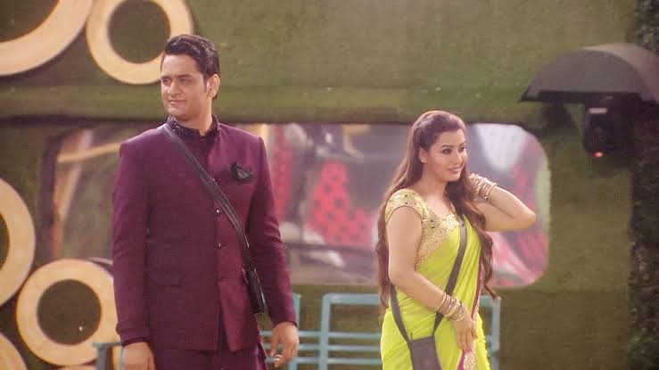 DrVirg0's tweet photo. Phir le aaya dil majboor kya keeje
Raas na aaya rehna door kya keeje
Dil keh raha use maqammal kar bhi aao
Wo jo adhoori si baat baaki hai
Wo jo adhoori si yaad baaki hai
Wo jo adhoori si yaad baaki hai
#ShikasInBB12 https://t.co/010VqSxoVW