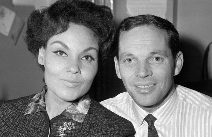 garswoodjunior's tweet photo. Born on this day in 1927, Cleo Laine, jazz singer who had the 1961 UK No.5 single 'You'll Answer To Me'.
The only female performer to have received Grammy nominations in the jazz, popular and classical music categories. She is the widow of jazz composer Sir John Dankworth. https://t.co/y9XRgZBQdo