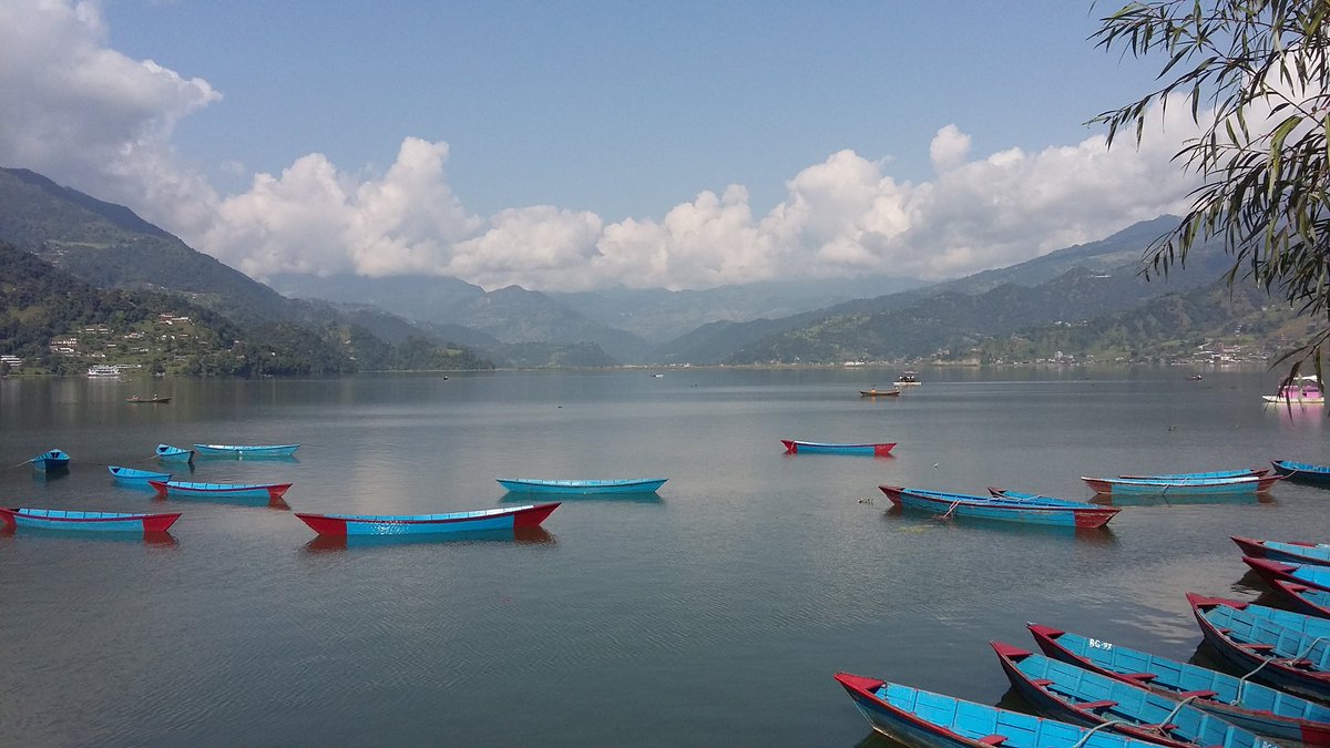 Insolidavity's tweet photo. Hi comrades #hopeuarewell .. #NepalDC200 update Leavin the beautiful lake paradise #pokhara today to head off 6-8 weeks trekkin in #Annapurnnas #NarPhu #Manang ..... its been a relaxing break after #everest #3passes ....#lovepokhara #getreadytotrek #back4xmas https://t.co/ukInxxrfpA