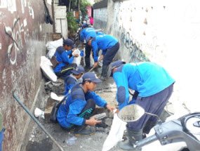 DinasSDAJakarta's tweet photo. Kegiatan kurasan Tindak lanjut pengaduan warga di Sal.PHB.ATK Gang H.Mualla kel.Palmerah kec.Palmerah oleh PKLG Sudis SDA kec.Palmerah
@aniesbaswedan
@DKIJakarta
@TeguhHendarwan
@DinasSDAJakarta
@BPBDJakarta
@BeritaJakarta
#PasukanBiru
#SetahunMajuBersama https://t.co/kc6uQEeUdS