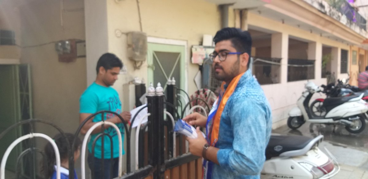 Ramjilaldudunic's tweet photo. दुनिया देख रही है दम
#सांगानेर जीत रहे है हम
Day - 3 डोर to डोर कैम्पेन की #सांगानेर_विधानसभा में 
सेक्टर 13 कावेरी पथ मानसरोवर
#ghanshyam_tiwari
#bharat_vahini
#sanganer
#TeamGT https://t.co/0nwK35LeS5