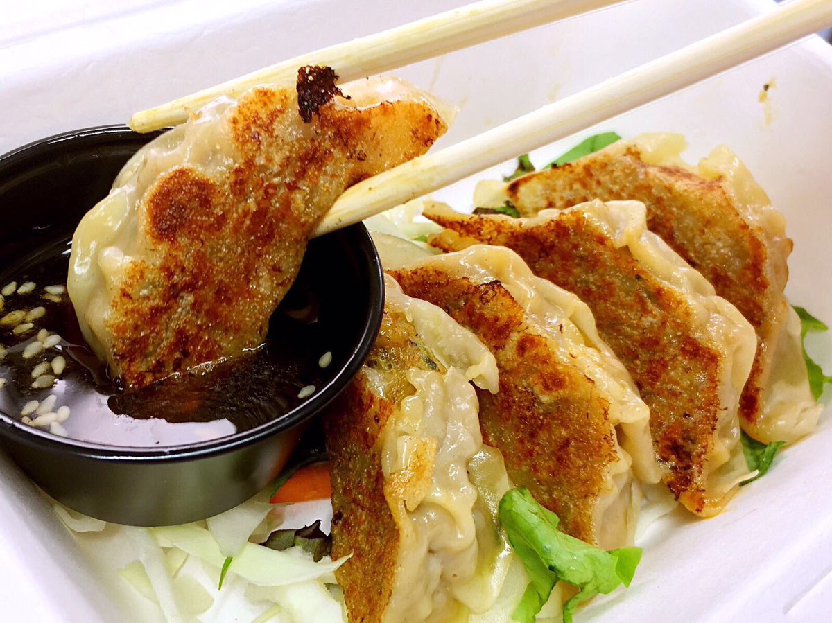 mulandumpling's tweet photo. DC peeps - we will be in your hood today (10/28)! Yu Ying charter school is hosting their autumn festival! Come get fresh yummy dumplings anytime between 12p-3p at 220 Taylor St. NE, Washington DC. #yummydumplings #organicfoodtruck #DCfoodtruck #dumplingfoodtruck #MulanDumpling https://t.co/Y6QQBl2XF5