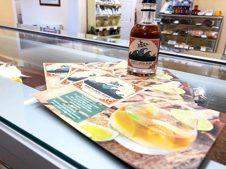 TheCakeShopPem's tweet photo. Thank you for our little gift yesterday 😊🥃 @bartirum #cake #cakes #sponge #spongecake #thecakeshop #cakeshop #thecakeshoppembroke #pembroke #pembrokeshire #Pembs #buttercream #buttericing #icing #pastry #pastrychef #welsh #wales #British #rum #gift #thankyou #bartirum #spic… https://t.co/jTT4eGFmdy