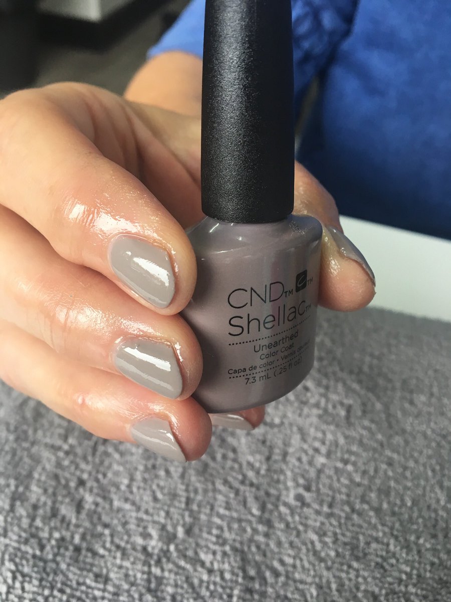 BeautiqueP's tweet photo. ‘Unearthed’ gan #cndshellac
Am liw perffaith ir gwanwyn. 
What a perfect colour for autumn 🍂 
#beautiquemelpowell #aberystwythnails #lampeternails #shellacunearthed #yagym https://t.co/bIctydgTDF