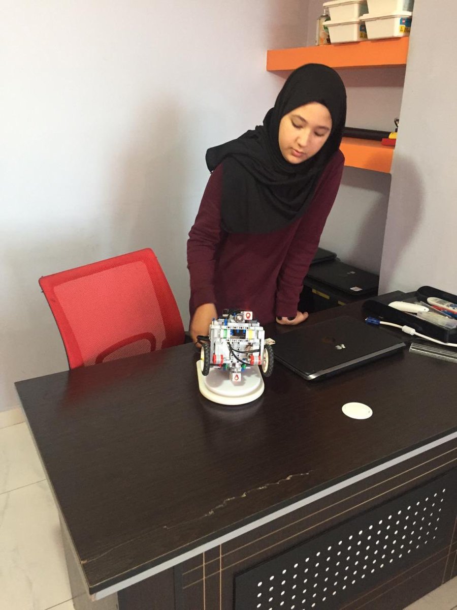 JCEE_KHF's tweet photo. Empowering girls and training them on #STEM close the gender gap
Girls are getting ready to the new #STEM challenge in November,2018 #nationalroboticschallenge #14 #STEM #Irbid #creative& #innovative newly students
@KHF_NHF https://t.co/YjiMH9x7vh