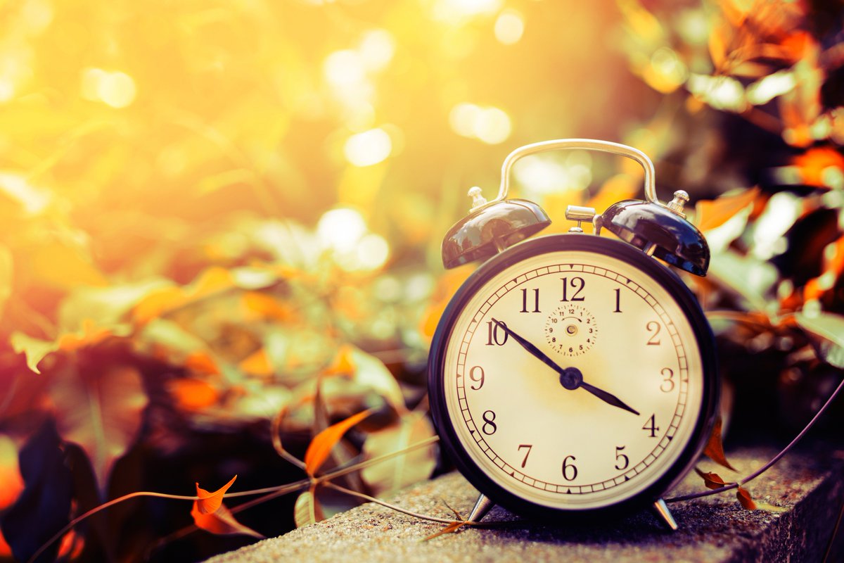 hse_ymh's tweet photo. We get less daylight during the winter months and this can impact on our mental health but #littlethings like exercising outdoors in the morning or taking a walk at lunch can combat the impact of the clocks going back. https://t.co/RUjCKUS24Q