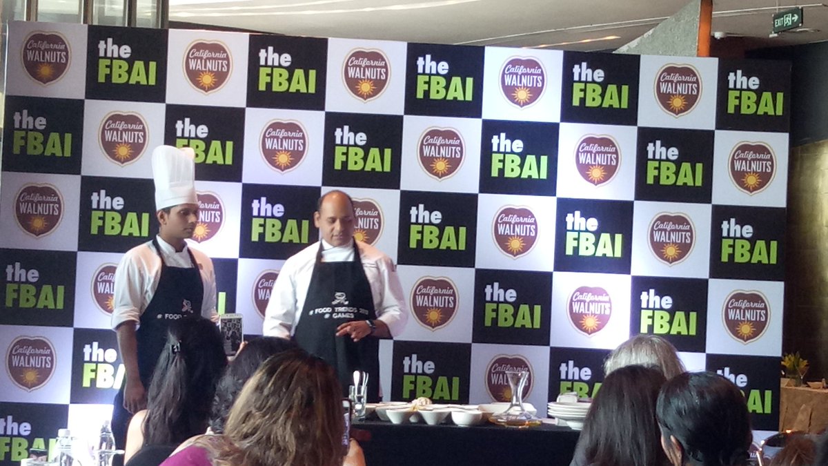 foodietweeter's tweet photo. #ChefPaulKenny showing his master skills to us at the #FBAICaliforniaWalnutMonth @FoodBloggerAI @CaWalnutsIndia
This is epic!! @stregismumbai
#Cooking #recipe #StRegis #GoodFood #walnuts #californiawalnuts
#thefbai #foodietweeter #foodblogger https://t.co/neA0G3u9yy