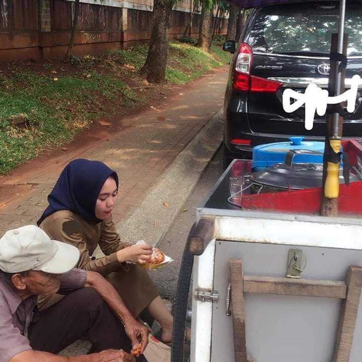 Semua orang mempunyai kebaikan , tapi tidak semua orang mau berbagi kebaikan.