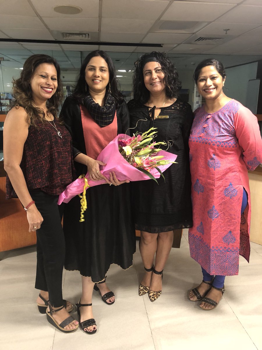AartiKelshikar's tweet photo. FridayFun discussing Indian cultural nuances with a diverse crowd at the American school of Bombay 😊#HowIndiaWorks https://t.co/6SR7sgzOH8