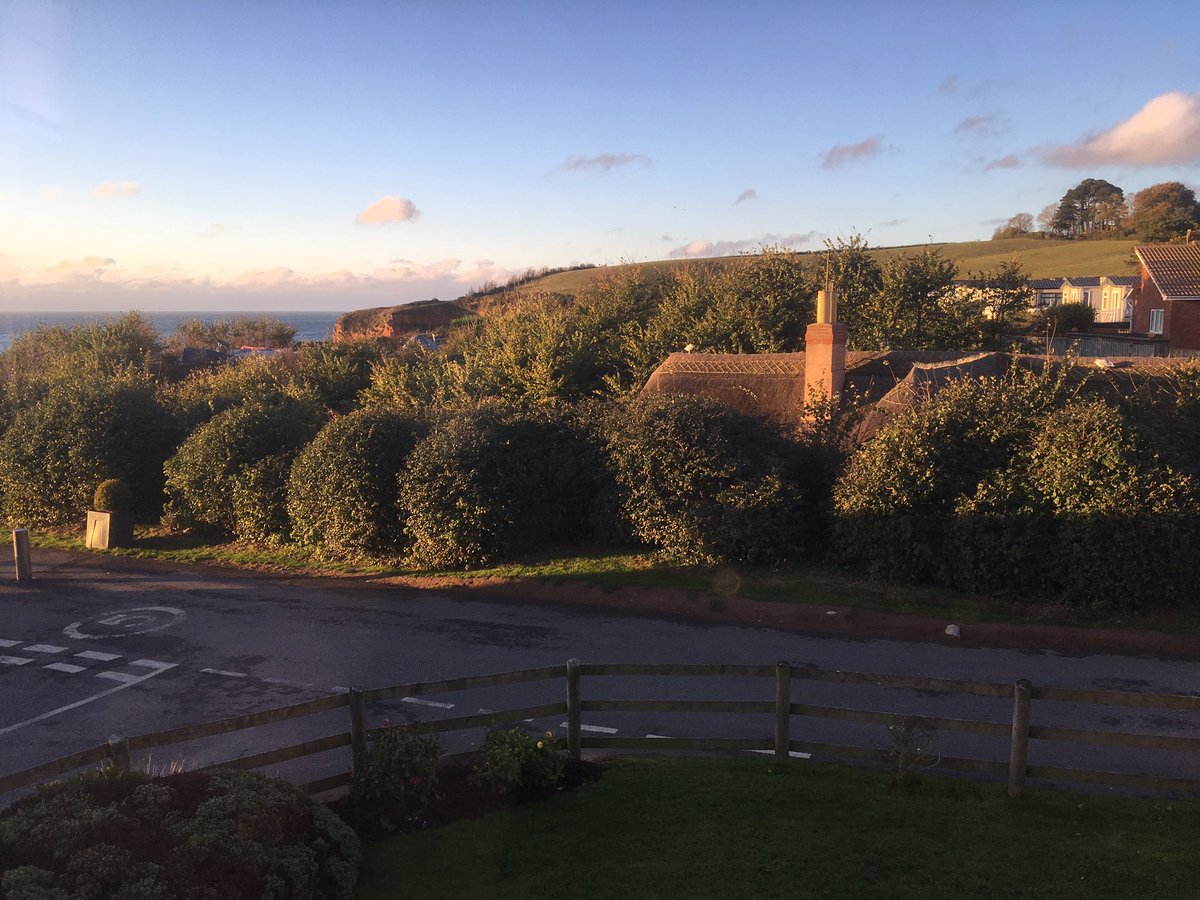 cjknight65's tweet photo. Today’s morning views more bright lights in the sky https://t.co/9UueteQ6vN