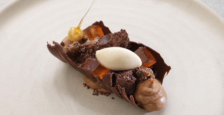 3_Chimneys's tweet photo. Just a little something in celebration on #NationalChocolateDay Always something delicious on the menu @3_Chimneys from @ScottDaviesChef and #TeamThreeChimneys Sample menus on the website. https://t.co/NPDQjdSxd2