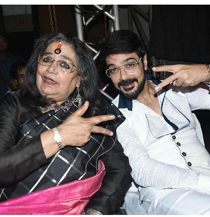 Prosenjitfans's tweet photo. Tollywood King #Prosenjit Chatterjee WITH #Usha Uthhup.
At #StagecraftAwards2018.
#Today in #StarJalsa.
@prosenjitbumba 
@MonerManushMM @RajdeepAditya @Pakhi_Ch https://t.co/EMHlpEDoc2