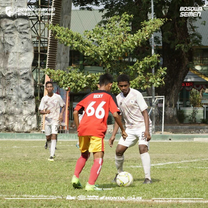 PSM_Makassar's tweet photo. Besok, PSM U16 akan menghadapi Persebaya U16 di Gelora Sultan Hasanuddin Makassar. kick off 08.15 WITA.
#EwakoPSM #PSMU16 https://t.co/58p9P0FnS7