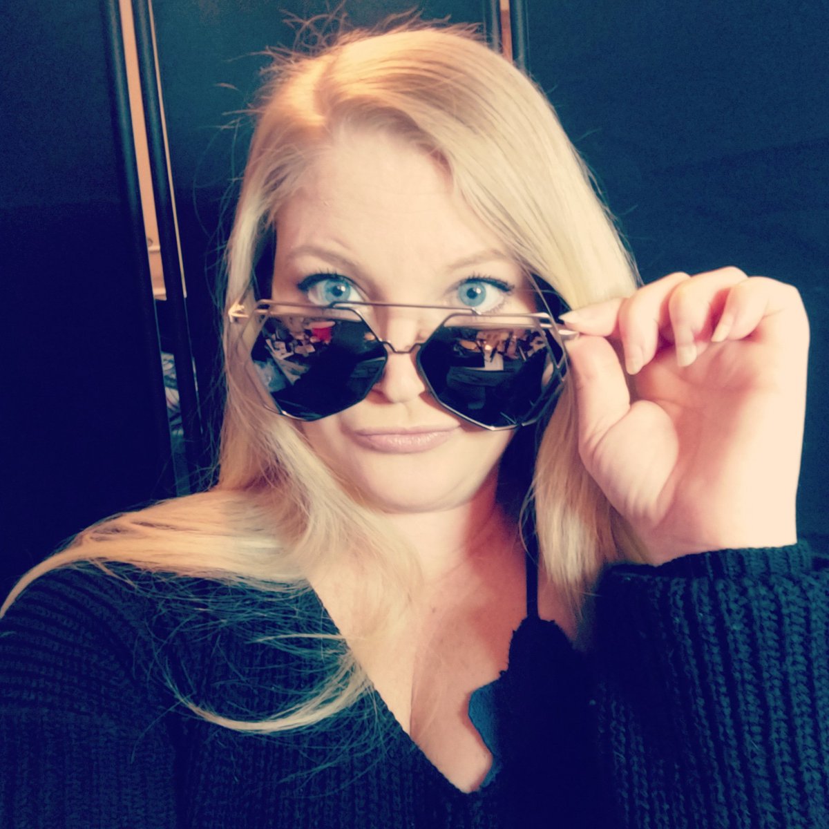 Blondeoneash's tweet photo. My future's so bright I need to wear @ShopTopFoxx shades! Use Code "Ash15" to save on your pair! #bloggerstribe #topfoxx #shades #sunnies #SundayMorning #model #save #blonde #bossbabe #Empowerment #WomanCrushWednesday #dogmoms https://t.co/E8HD5Zsj5u