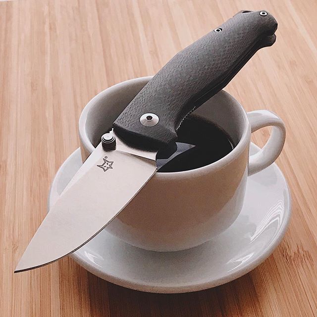 mifoto_se's tweet photo. Aaand we're back to standard time. ❄️— #edc #edcgear #everydaycarry #edcig #edcdump #edcshowcase #echodeltacharlienetwork #pocketdump #knife #knifenut #knivesofinstagram #knifestagram #knivesdaily #knivesandcoffee #FoxKnives #FoxCutlery #FoxKnivesTur #Je… https://t.co/iiA8mKfyfF https://t.co/o2bIvM4mmR