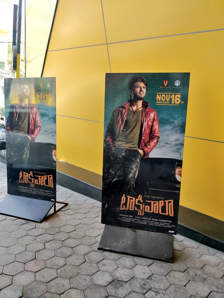 0Tollywood's tweet photo. @TheDeverakonda  #Taxiwaala / #Taxiwala release on Nov 16th 

#VijayDevarakonda https://t.co/0HvVxYFgKP