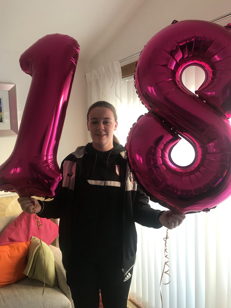 LeahCam71184002's tweet photo. Happy 18th birthday @campbellk2810 what a way to celebrate your birthday up early to coach @GlasgowCityFC under 11’s then on to watch 2 more @GlasgowCityFC games including the 1st team game 🤞#commitment #titleday #ourgirlourgame #thisgirlcan #YOTYP @sfoasport @sfa_west https://t.co/Z8sZtEPwQ9