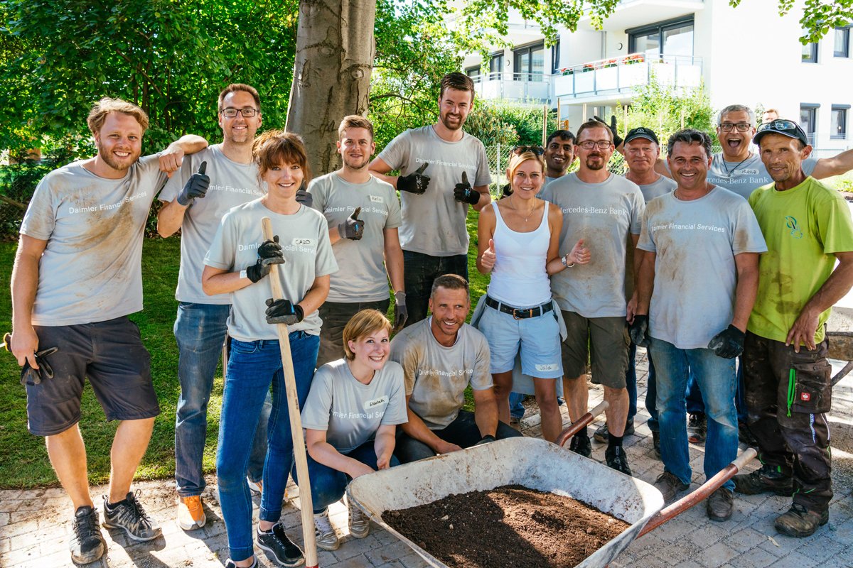 GPTW_Spain's tweet photo. Los #WorldsBestWorkplaces representan el espíritu de celebración y compromiso de equipo ¡Descubre quiénes son! #GPTW4ALL https://t.co/UfWzMzQzST https://t.co/CBeKTIyS5H