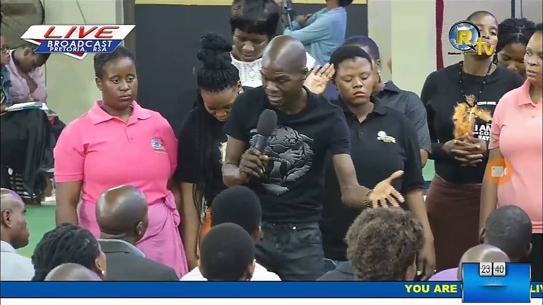 IAmTheLetter's tweet photo. Where there is no Messiah, where there is no Christ, people are killed, there is no worship but just singing #SundayThoughts #MessiahAtWork #Stormrider #1withGOD #PastorLesegoDaniel #TrancesEverywhere #HOLYSPIRITlevel #LEVELbeyondFAITH #RABBONItvLIVE https://t.co/Z4y1JS9ZRJ