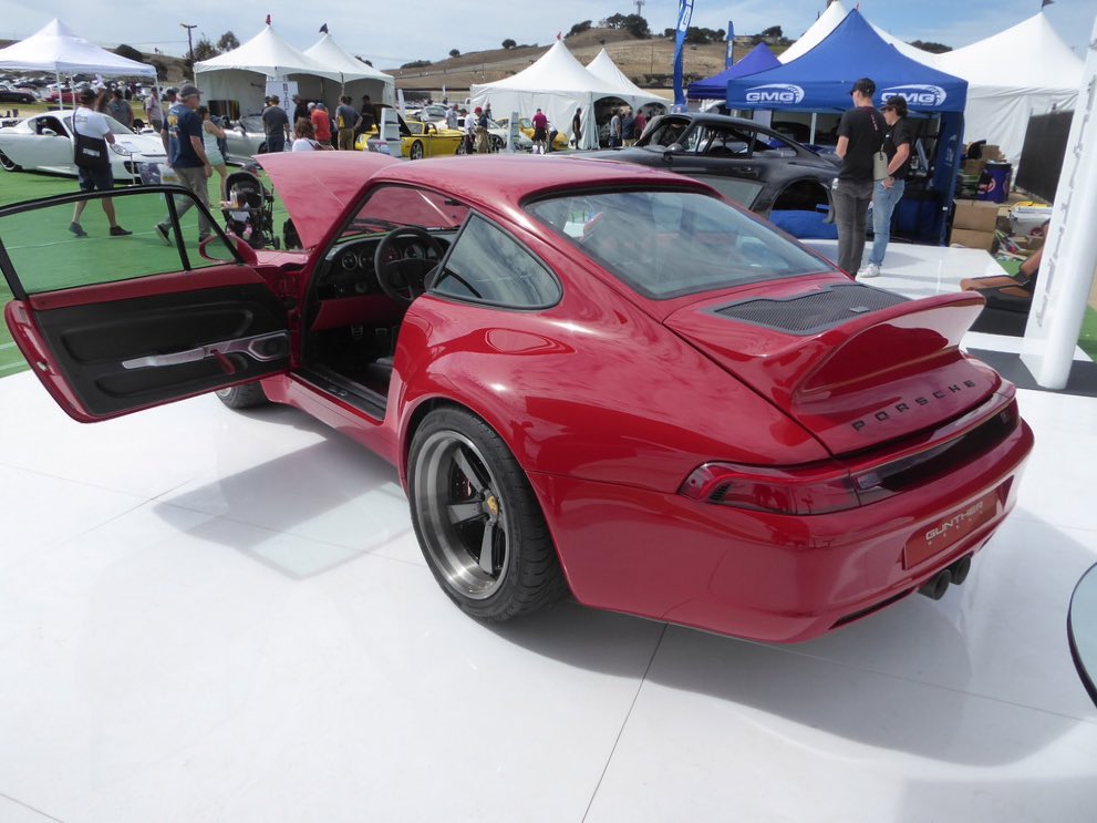 Porsche911UK's tweet photo. Today’s decision 🧐
#Singer964 or #Gunther993 ❓
#nosubstitute https://t.co/EbfLCwTlKC