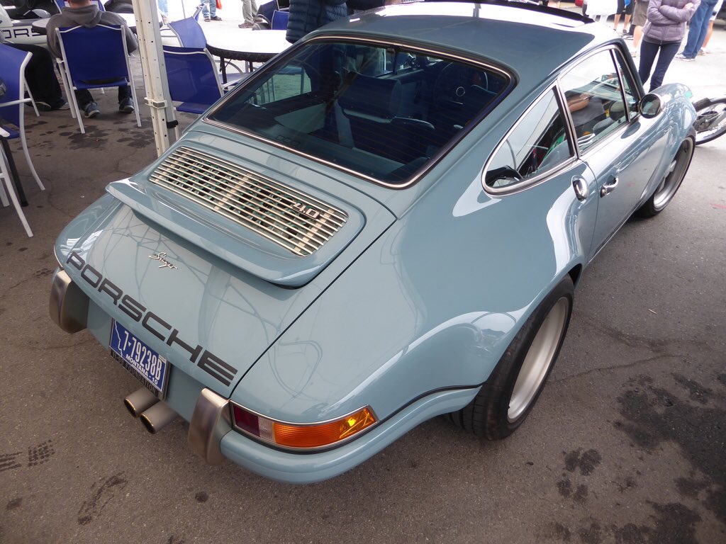 Porsche911UK's tweet photo. Today’s decision 🧐
#Singer964 or #Gunther993 ❓
#nosubstitute https://t.co/EbfLCwTlKC