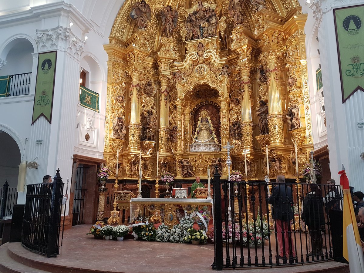 consejosanfdo's tweet photo. Los jóvenes cofrades de San Fernando participan de la eucaristía en la Ermita del Rocío de las 10 de la mañana junto a la filial de Alcalá de Henares. https://t.co/P1mxJRsGLU