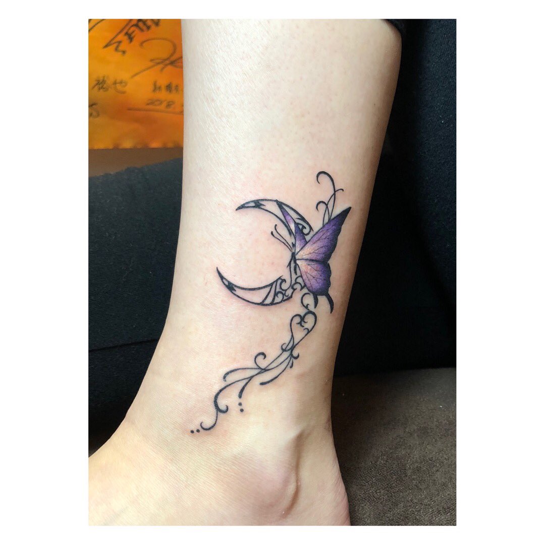 彫師美漸 Bizenartタトゥースタジオ A Twitter おそろタトゥー 持ち込みデザインを少 しアレンジ Butterfly Moon Tattoo 蝶 月 トライバル Bizenarttattoostudio Bizenart Bizen Tattoo 彫師 湘南美漸 美漸 タトゥー 中目黒 湘南台 T Co