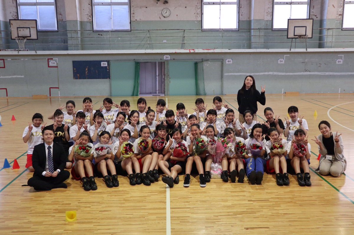 _200115st's tweet photo. 18.10.27 岸産ダンス部引退

全然実感なんか湧いてないし、まだまだみんなと踊りたい気持ちでいっぱいやけどあの大歓声の中引退を迎えれた自分はホンマに幸せ者です！！

こんなに色んな方から応援してもらえるチームにいれて、最高でした。
最高の青春をありがとうみんな大好き！！ #FORCES https://t.co/U4SdH6NULk
