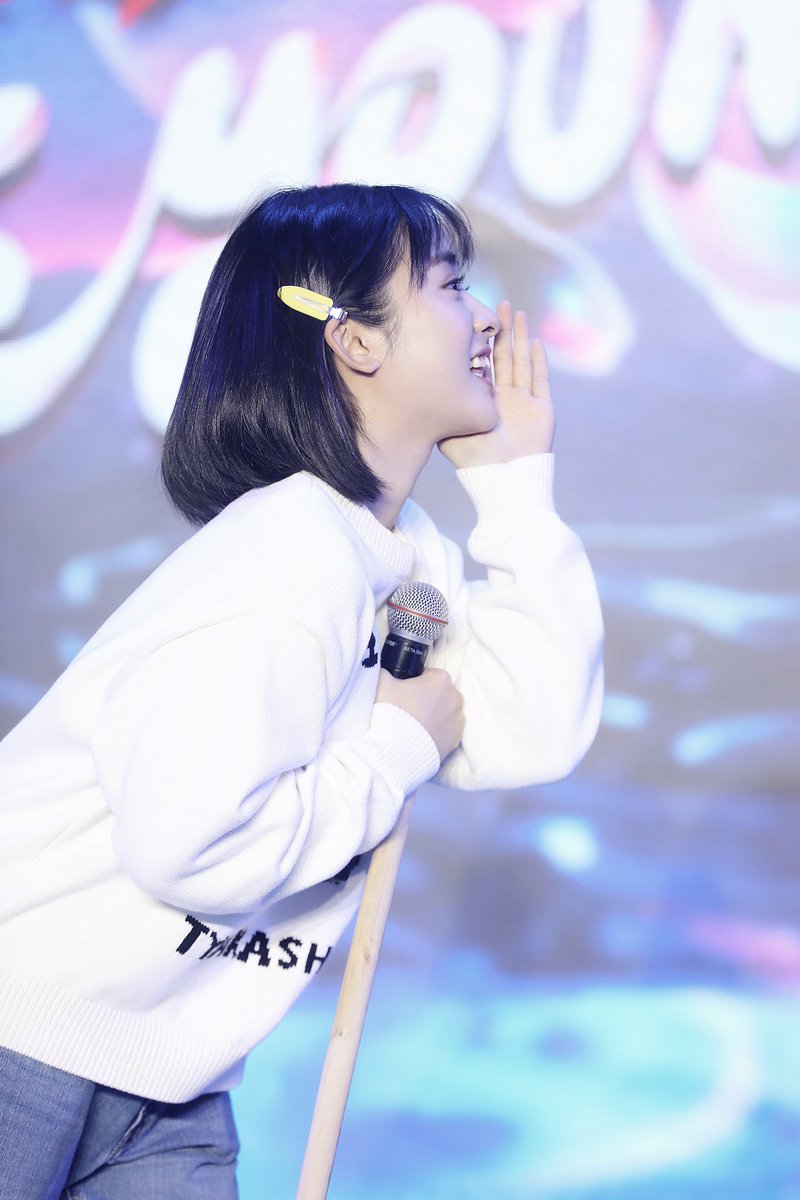 hytsyph's tweet photo. Moon's side profile 💛🌛

© 工夫真言沈月工作室
#沈月 #심월 #ShenYue https://t.co/bTSui4KI0A