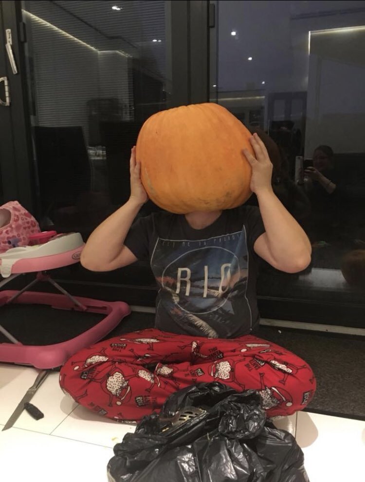 CJackson___'s tweet photo. 🎃  🎃  @Andy_G_Bradley I’ve found another way to avoid a photo 👌     🎃  🎃 https://t.co/D5hxb5f7ZF