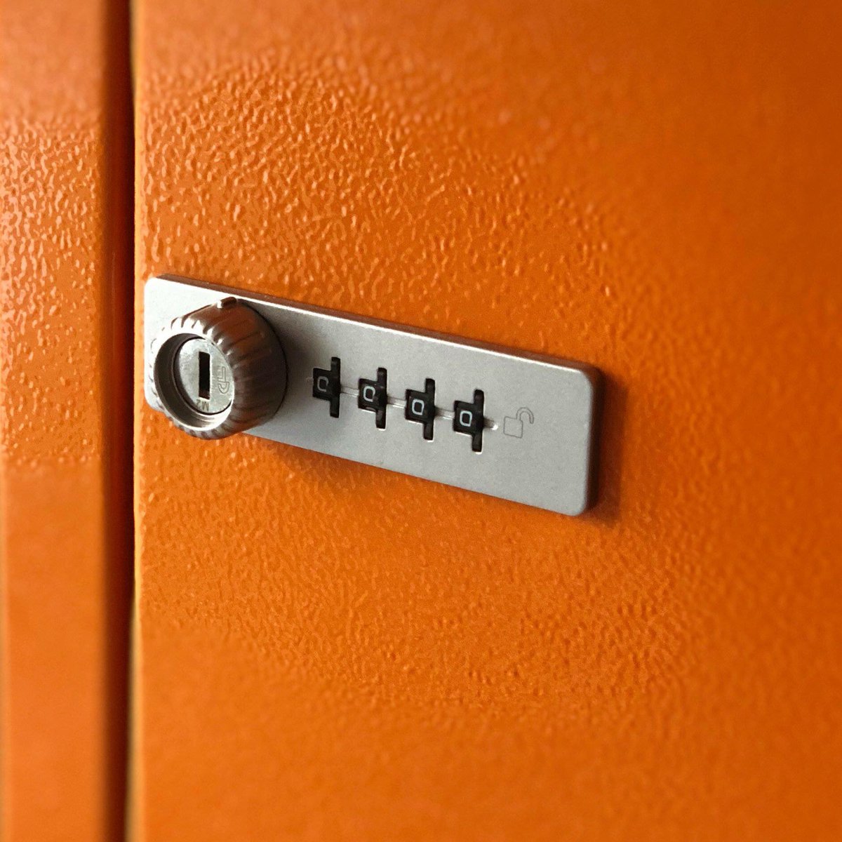 BagDrop_sa's tweet photo. Did you know #bagdrop is the way to #storesmart in the inner city - Find us conveniently located at Shop 3, The Square, 50 Buitenkant Street. Our safe #lockers have a built in combination lock for your convenience. #innercity #luggagestorage #CapeTown https://t.co/tQdMIx8V9Z