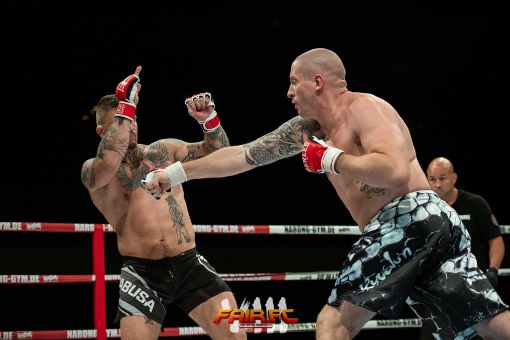 TimDiederen's tweet photo. My fight at Fair FC 8  #MMA #heavyweightfighter #pro https://t.co/s0EYFFrTZ1