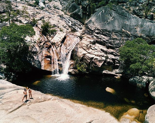 tommyc_53's tweet photo. Walked upstream to find this awesome waterfall recommended to us by one of our Hot Air Balloon operators. Great way to cool down in this heat, and love having a place all to yourself!! 🙌🏼
.
📍: Emerald Falls, Queensland
.
.
.
#ultimateoz #fromwhereidr… https://t.co/iLSBwzDWnW https://t.co/5xkzvB5KjB
