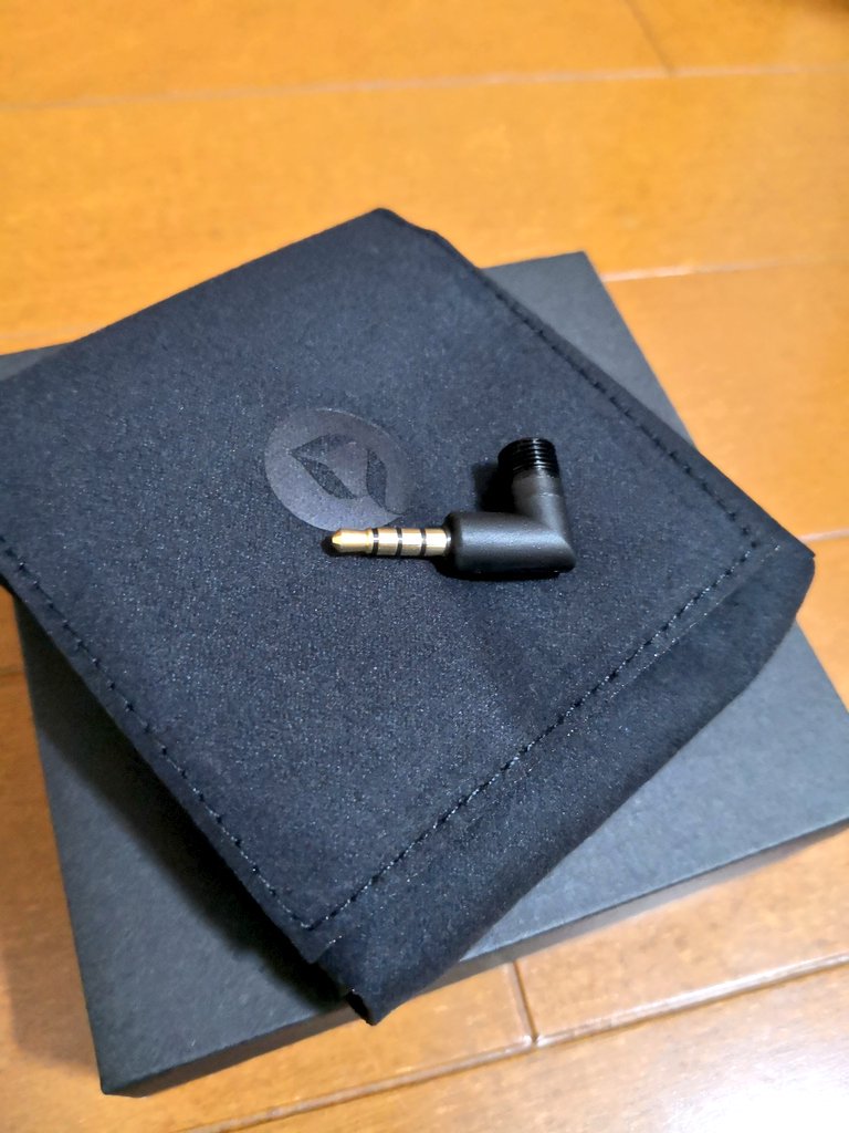 bonnoumamire420's tweet photo. 今日の戦利品①
アユートDitaの遺品?3.5mm4極バランスプラグ
有って損は無いかなと
#hpfes #AwsomePlug https://t.co/dVqzx6c52Z