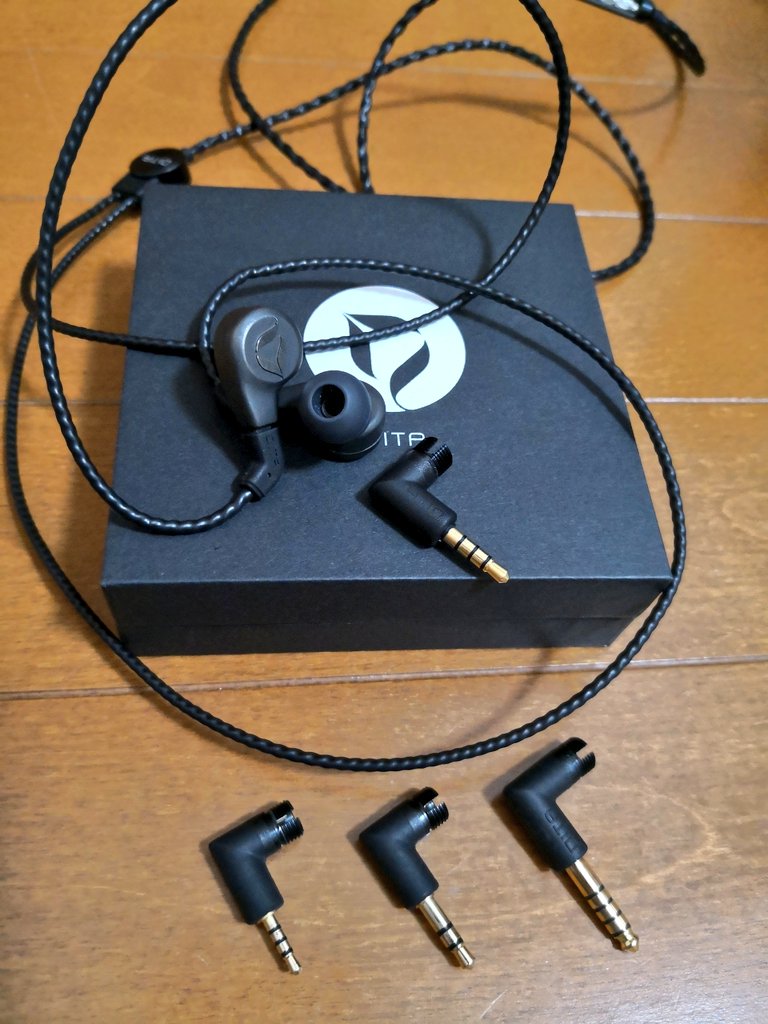 bonnoumamire420's tweet photo. 今日の戦利品①
アユートDitaの遺品?3.5mm4極バランスプラグ
有って損は無いかなと
#hpfes #AwsomePlug https://t.co/dVqzx6c52Z
