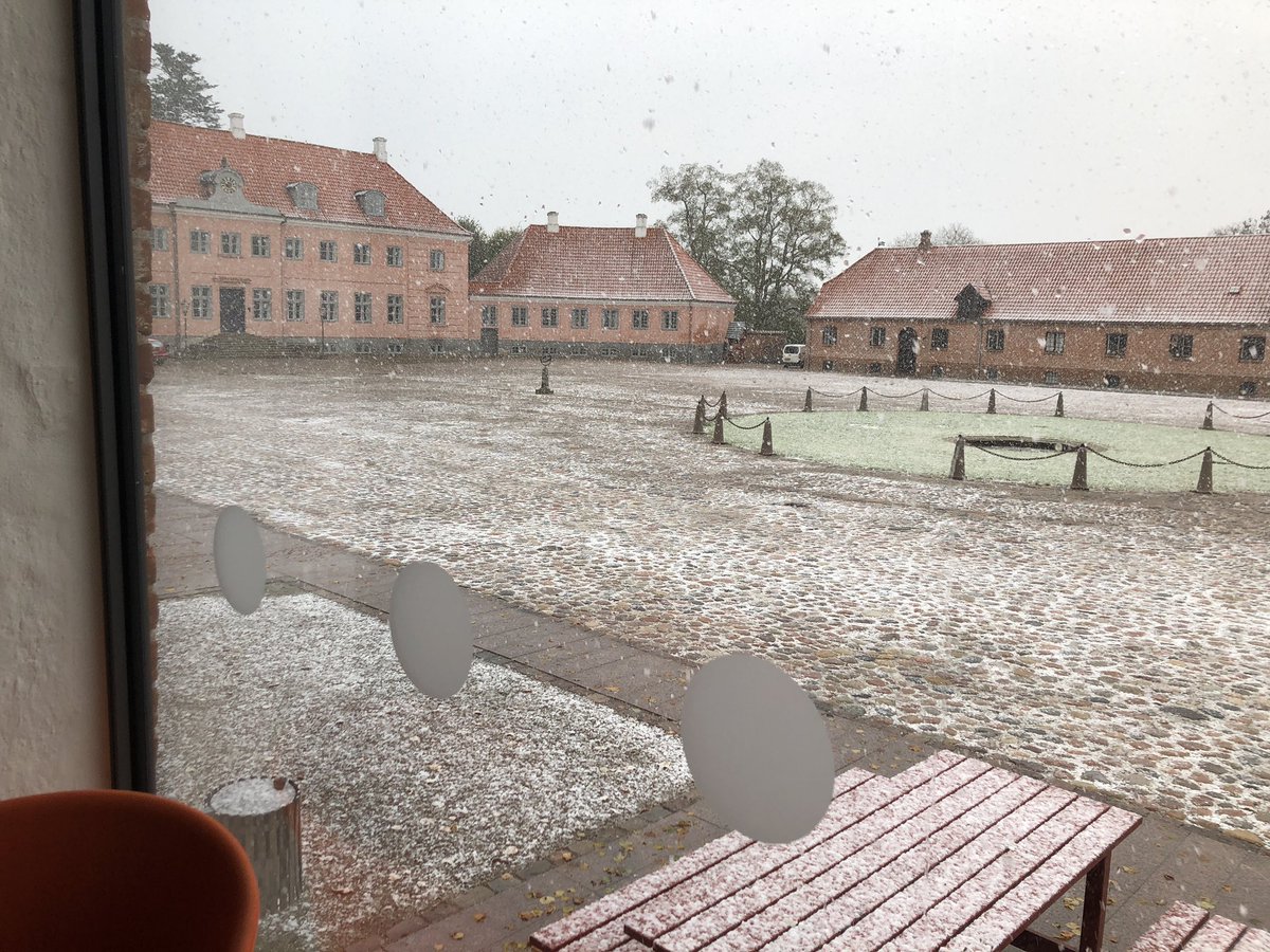 AprilMBeisaw's tweet photo. Last day of #CHATAct begins with snow https://t.co/31WxBx6fQ1