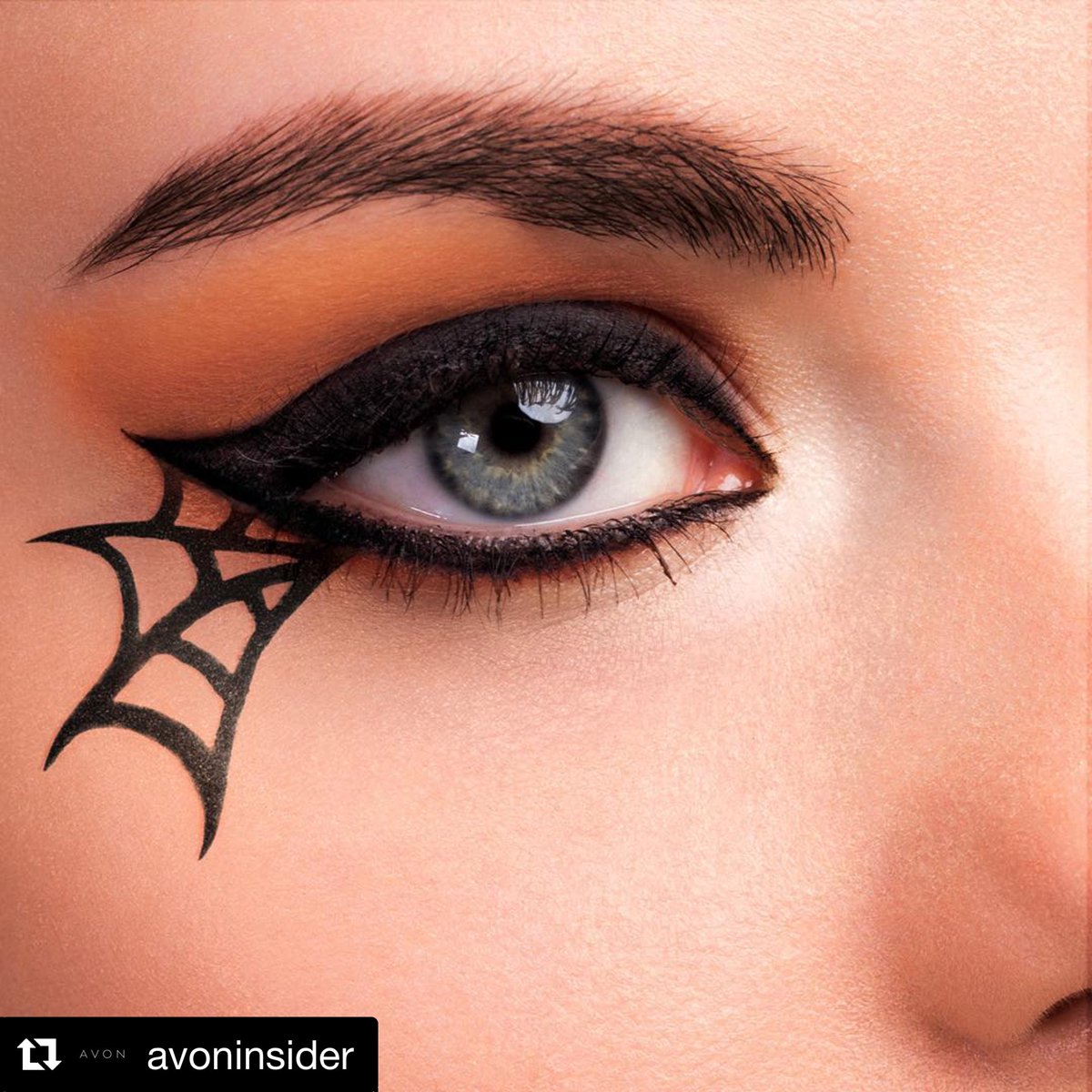 _YourBestYou_'s tweet photo. OMG!! I’m living for this 👻 BOO-tiful spiderweb #Halloween look 🕷 Whip it up with our black Waterproof Glimmerstick, SuperExtend Liquid Liner, and True Color Eyeshadow Duo in Orange Crush 🖤 #Avon #Makeup #Cosmetics #GetTheLook #Eyeliner #LiquidLiner #Eyeshadow https://t.co/Kgm0bCxyBe