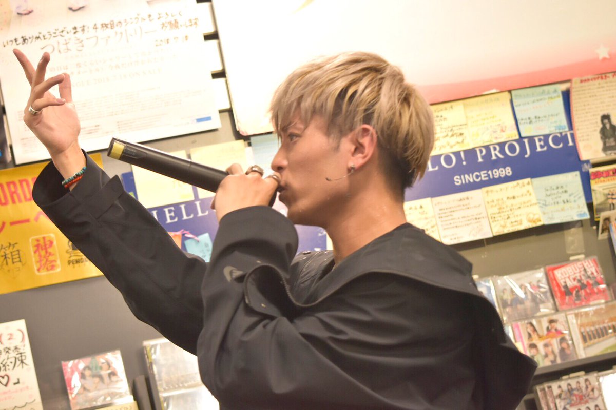 photo_by_cak's tweet photo. 📌181027
インストアイベント
@タワーレコード川崎店
#LIBREFUNTOS #ファントス ( @fudo_sen_fnts ) https://t.co/xOZIEZ9Lx2