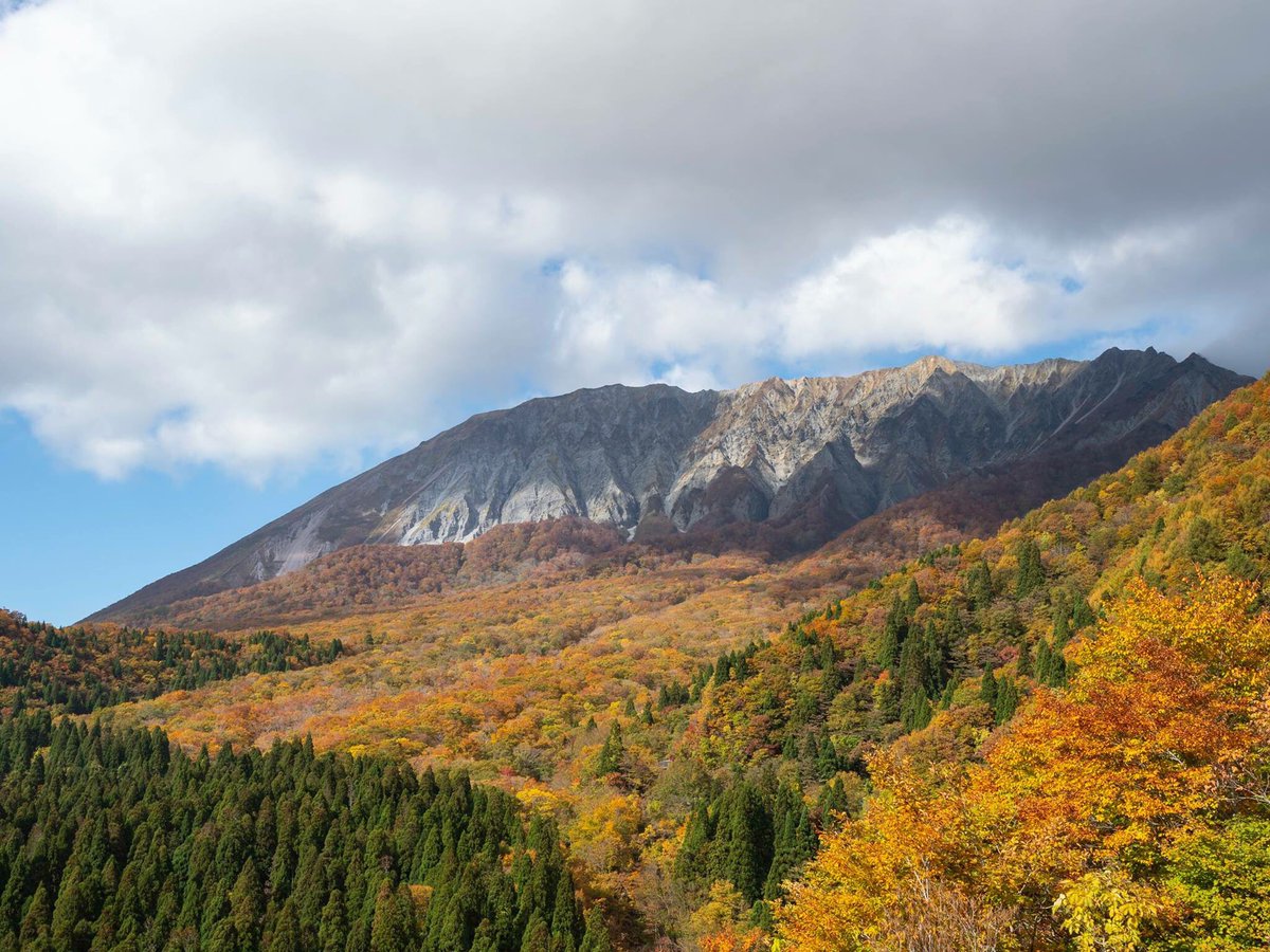 Oroti 紅葉の大山を鍵掛峠から ファインダー越しの私の世界 写真好きな人と繋がりがたい 写真の奏でる私の世界 大山 紅葉 ふぉと Oroti 紅葉の大山を鍵掛峠から ファインダー越しの私の世界 写真好きな人と繋がりがたい 写真の奏でる私の世界 大山 紅葉 ふぉと