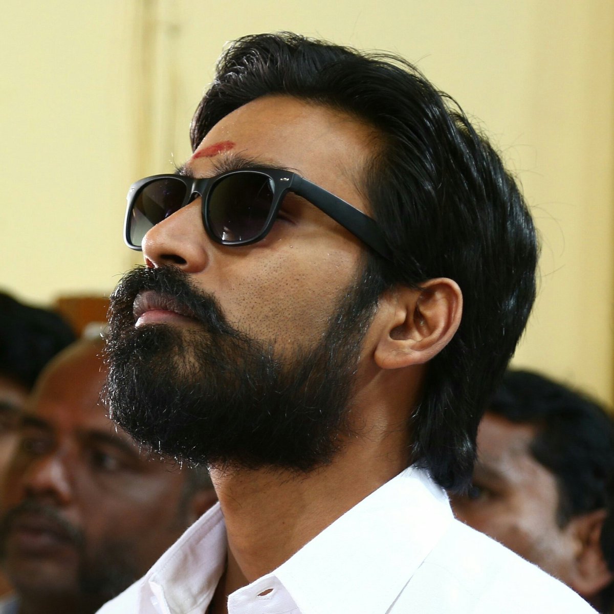 Dhanush_Uyir_'s tweet photo. " வந்தது வாழ்ந்தது செஞ்சது சேத்ததுங்கிரத விட நமக்கு அப்றம் எது நின்னதுங்கிறது டா முக்கியம் "
#2yearsofBBKodi https://t.co/e6sDlC09Lj
