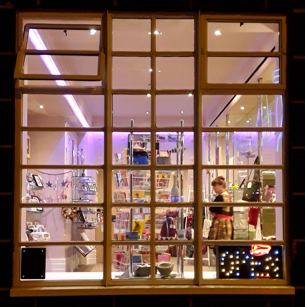 SJTshop's tweet photo. The dark nights are drawing in now the #ClocksGoBack this weekend and thoughts turn to #christmasshopping. We are open until 8pm Monday to Saturday so #latenightshopping every night at our shop! 🎄⛄❄ #Scarborough #xmaspresents #shoplocal @YorksCoastRadio @BBCLookNorth @thesjt https://t.co/hhEnqpNDGr