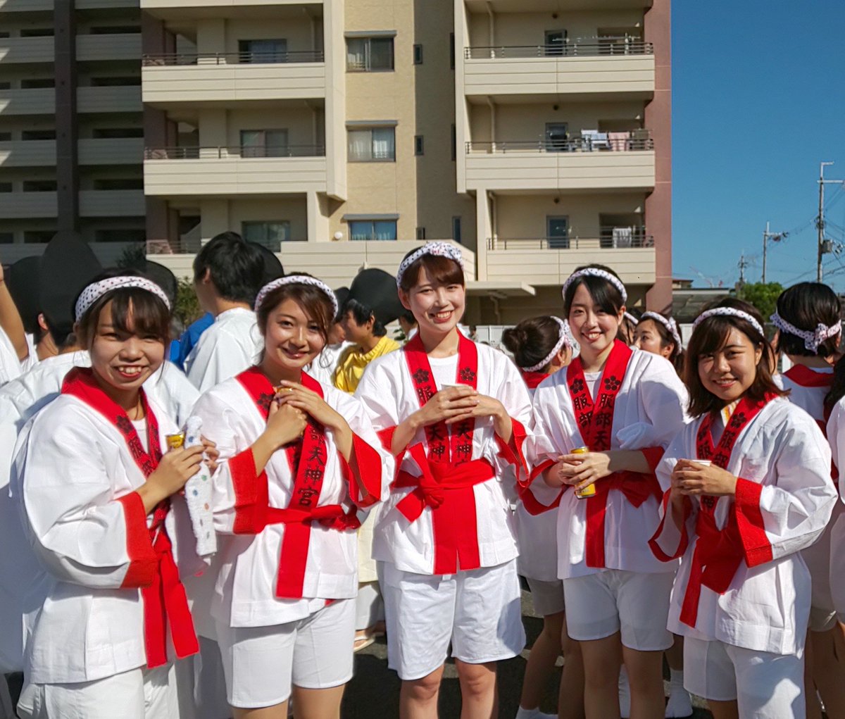 足の神様 服部天神宮 公式 Twitter પર 女神輿の皆さん 笑顔が素敵です 4 6 服部天神宮 秋祭