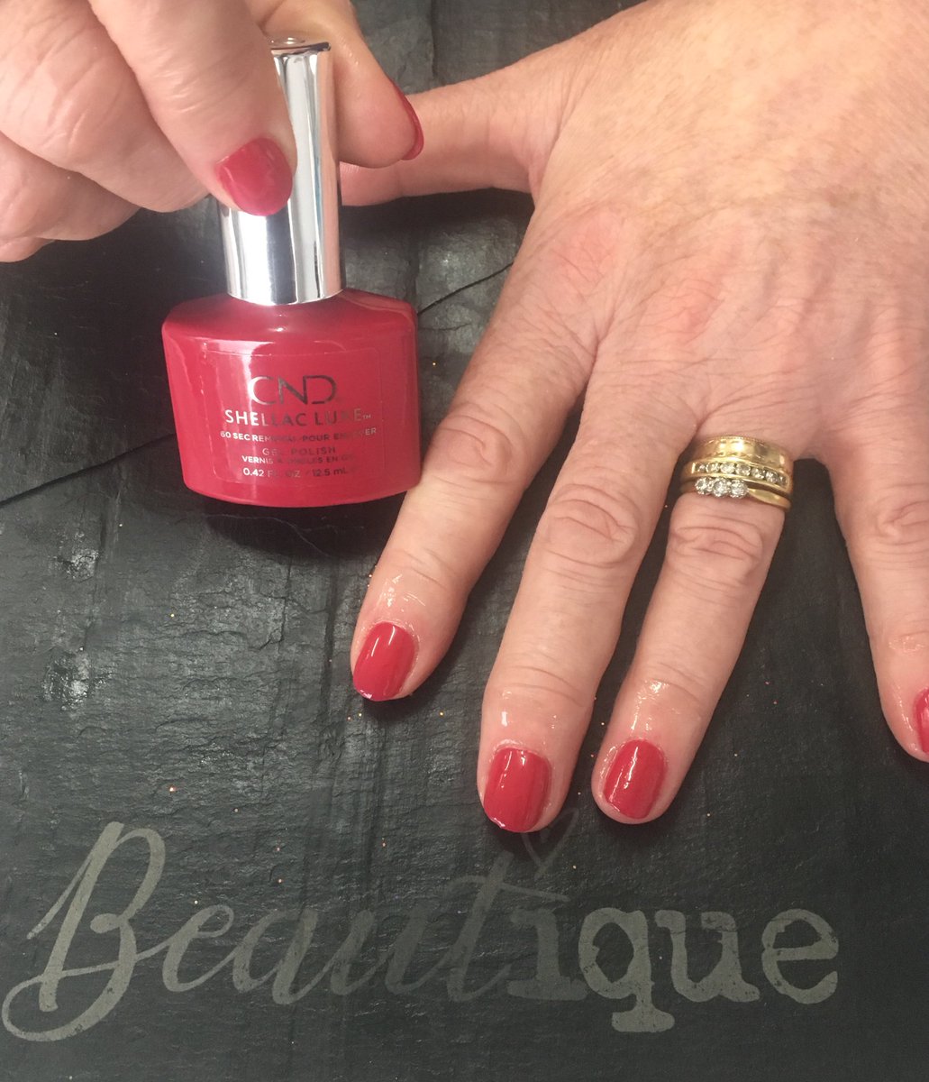 BeautiqueP's tweet photo. #cndshellacluxe the exact same qualities as the classic Shellac- 14 day wear, high shine &amp; hardwearing. 
But also! Can be removed professionally in 60 seconds! Perfect for the busy client 👌🏼 #beautiquemelpowell #shellacnails https://t.co/vydnxNmQyG
