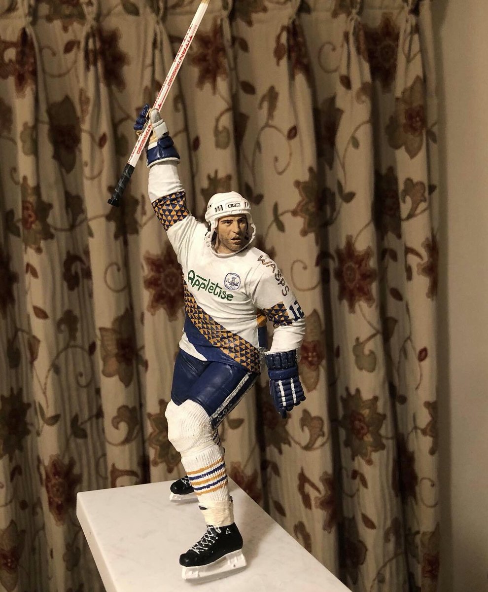 👏🏻 | Wow! Look at this painted figure of former Wasps #️⃣1️⃣2️⃣ <a href="/TimCranston4/">Tim Cranston</a> by Andrew Turnbull ⬇️

#BigBlueMachine #Durham