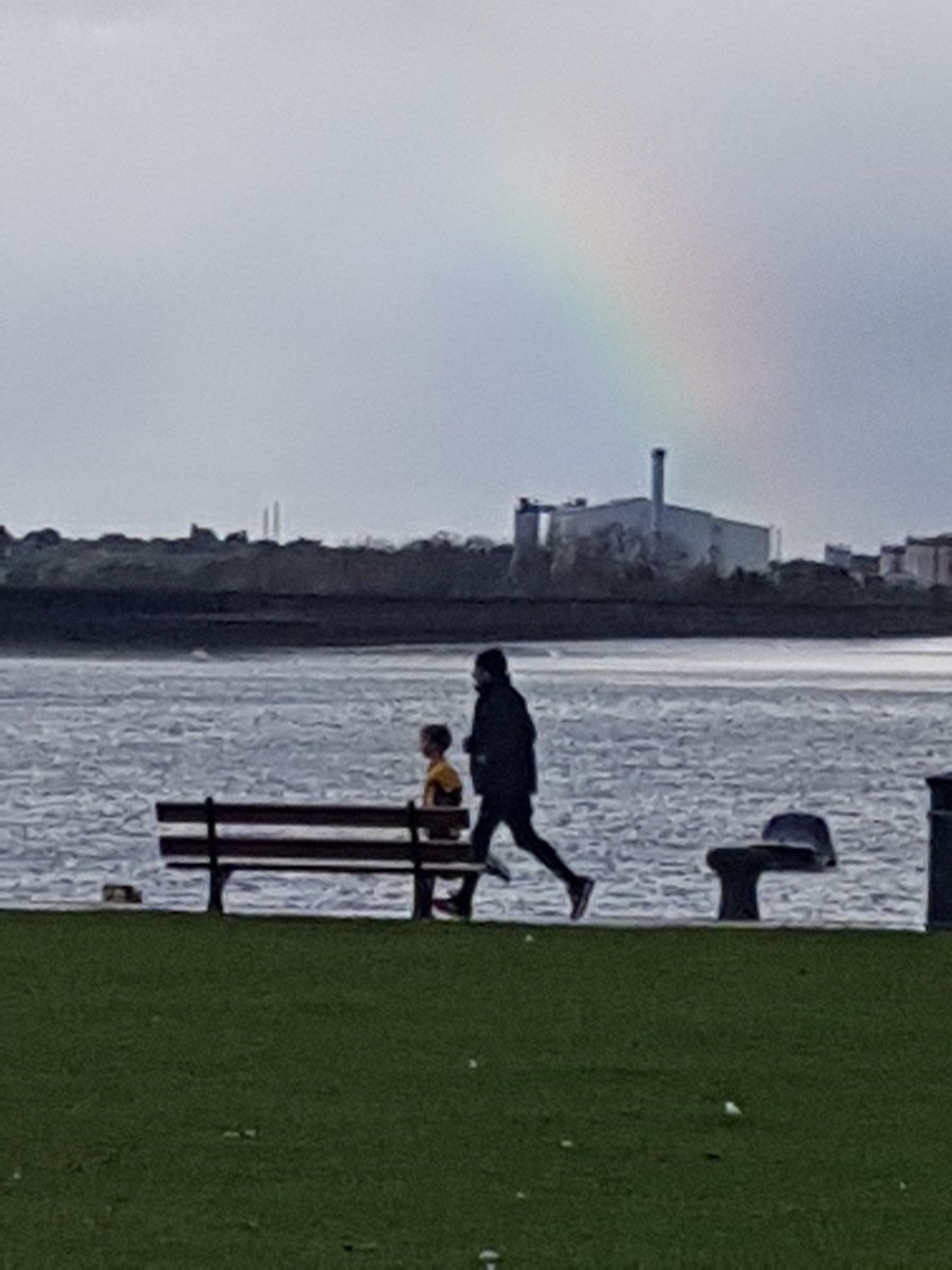 Gravesendjpr's tweet photo. And three more #rainbowrunners before the clouds closed in #parkrun #norainyet https://t.co/LDIIeiajsP